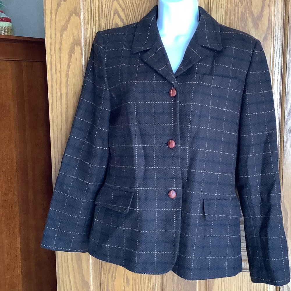 Vintage 100% wool, lined, Harvé Benard Sport, blazer.  Vintage Sz 10, dark brown